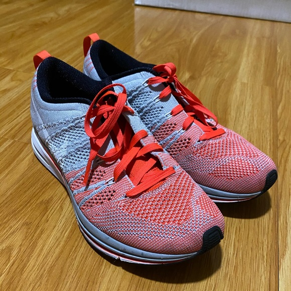 nike flyknit trainer plus